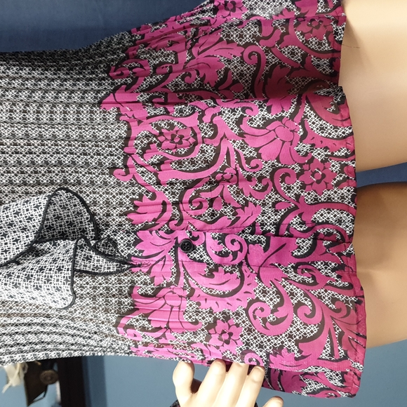 Fun bell-sleeve Button-Down blouse - Picture 5 of 13